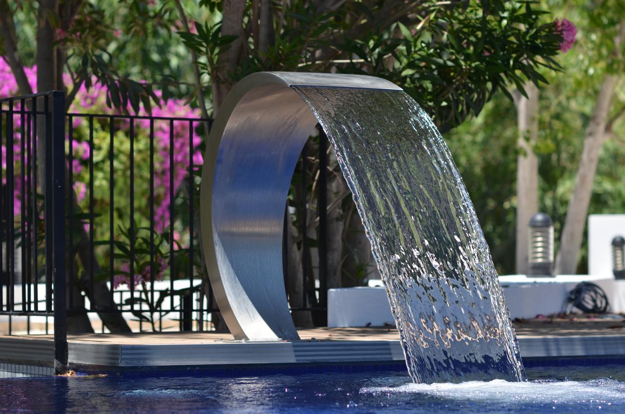 Liv By Bellazure Hotel 4*