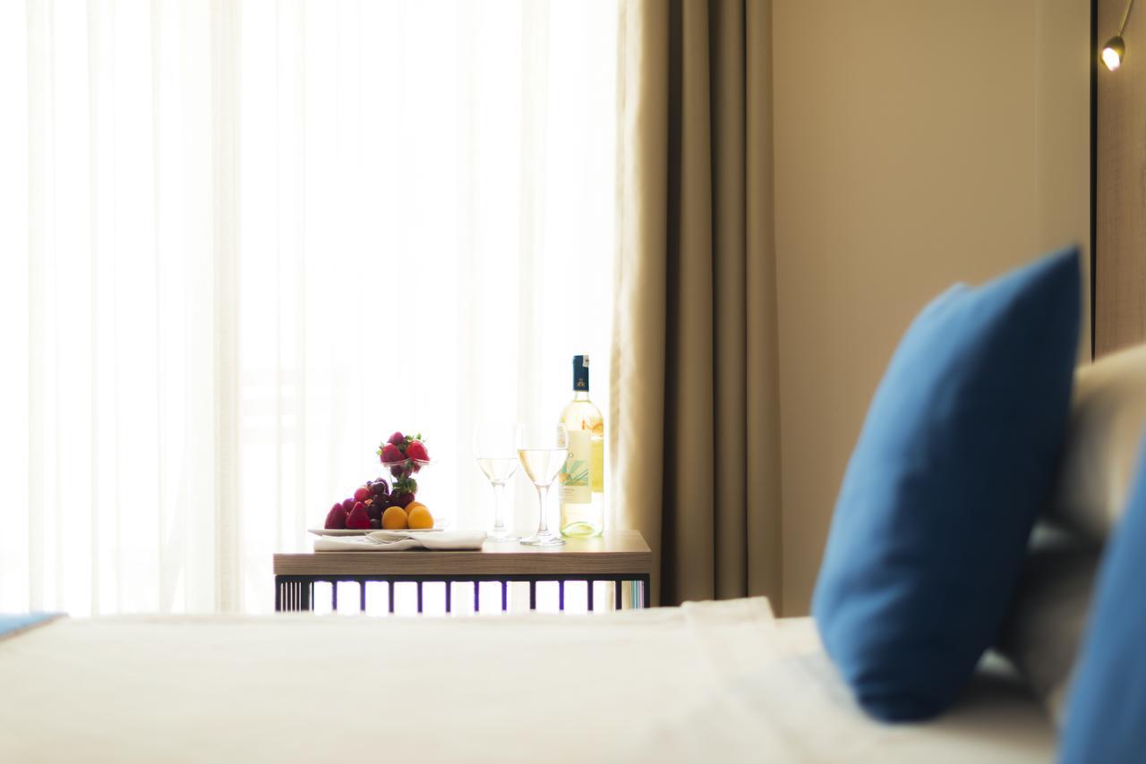 Hotel Liv By Bellazure 4*
