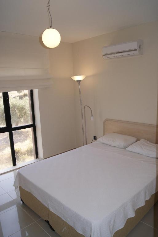Aparthotel Whispering Sands 3*