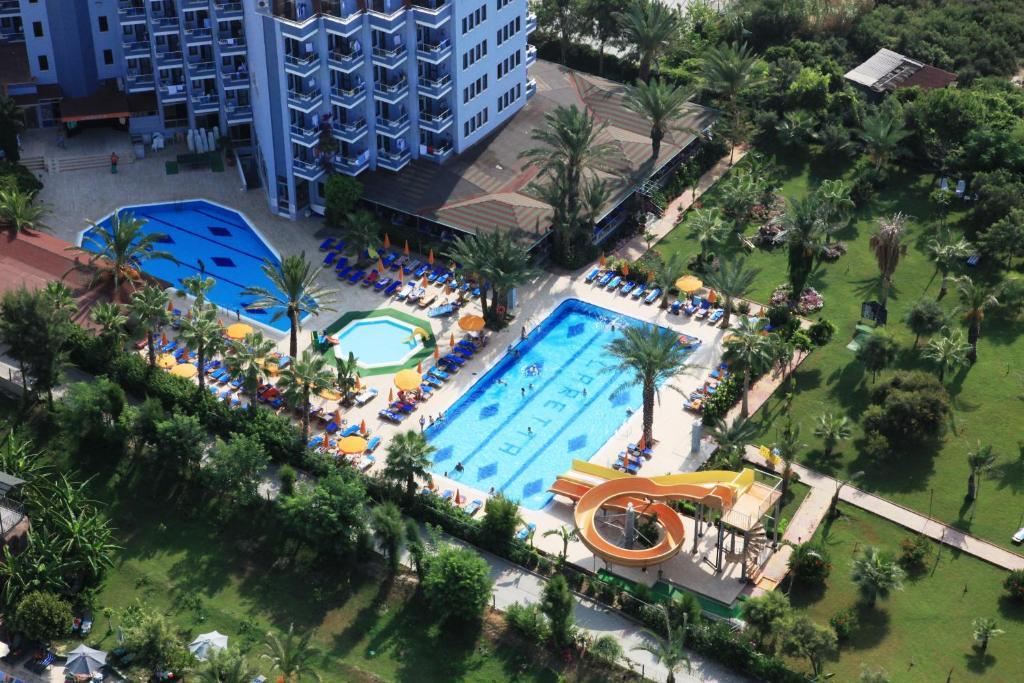 Resort Caretta 4*