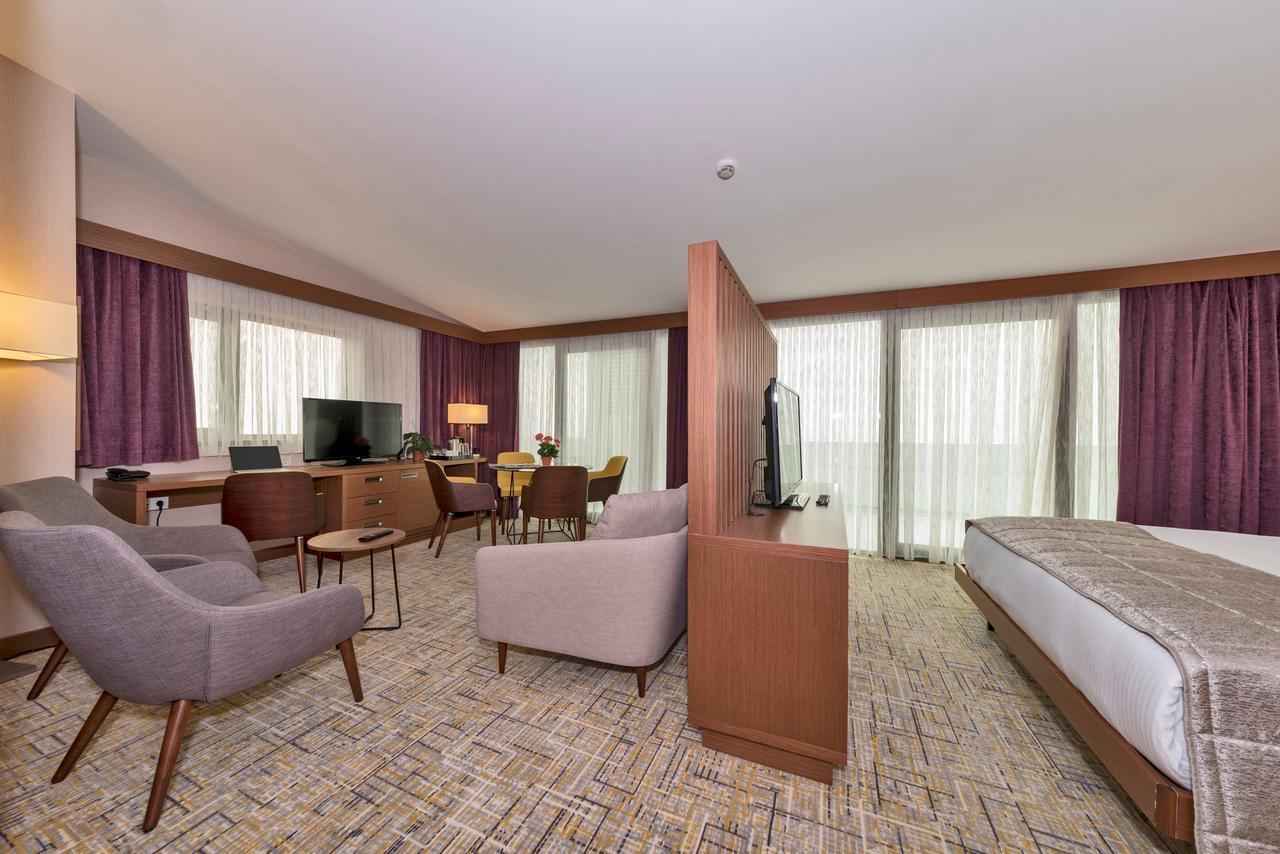 Land Park 4*