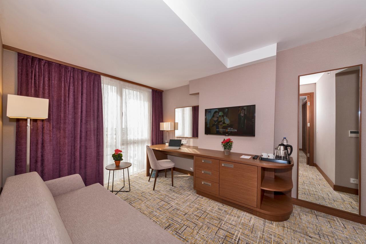 Land Park 4*
