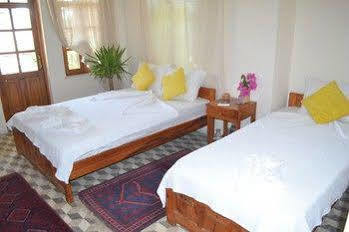 River Hotel