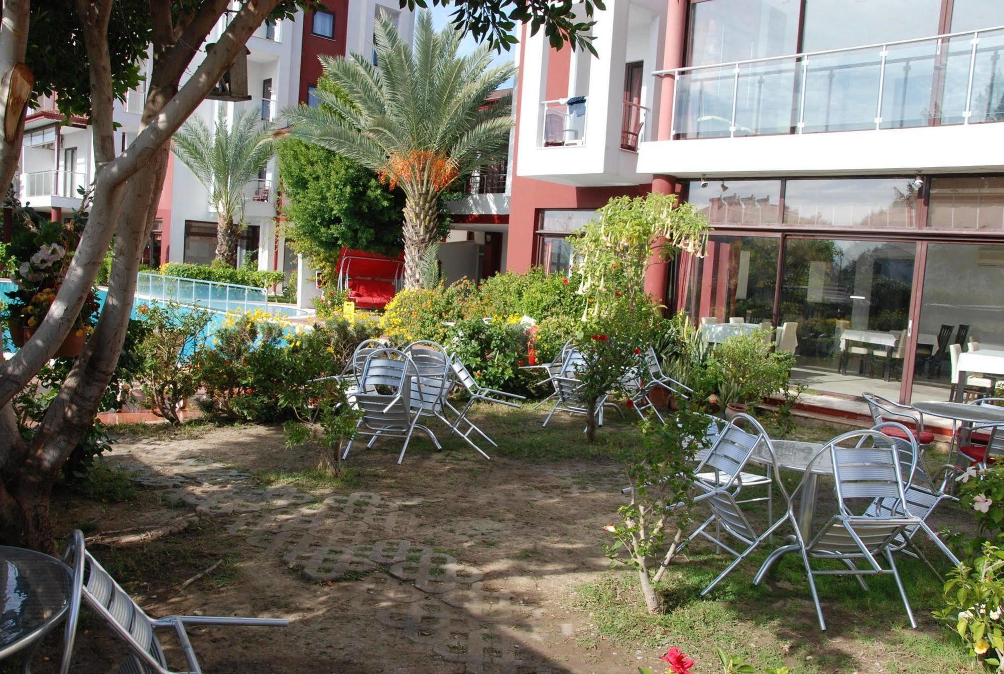 Hotel Carna Garden