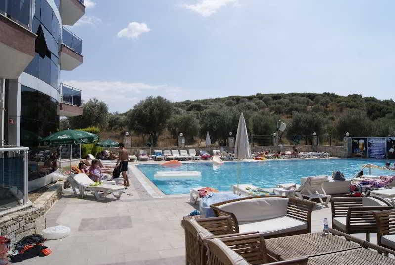 Whispering Sands Aparthotel 3*
