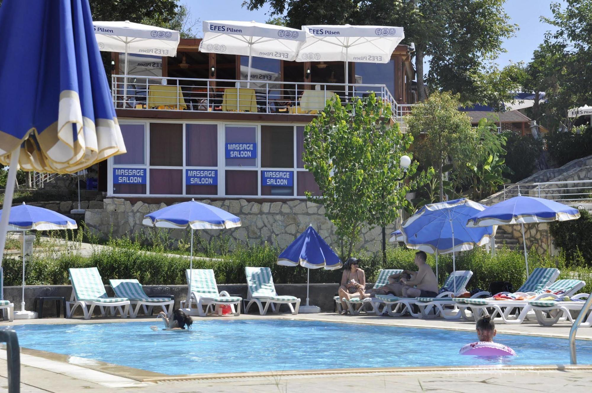 Hotel Adora Hotel