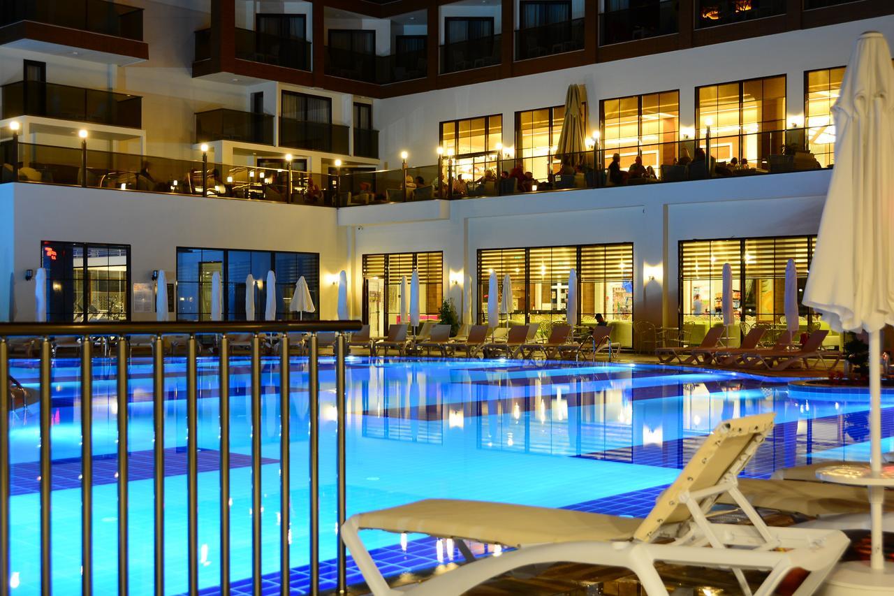 Glamour & Hotel Side