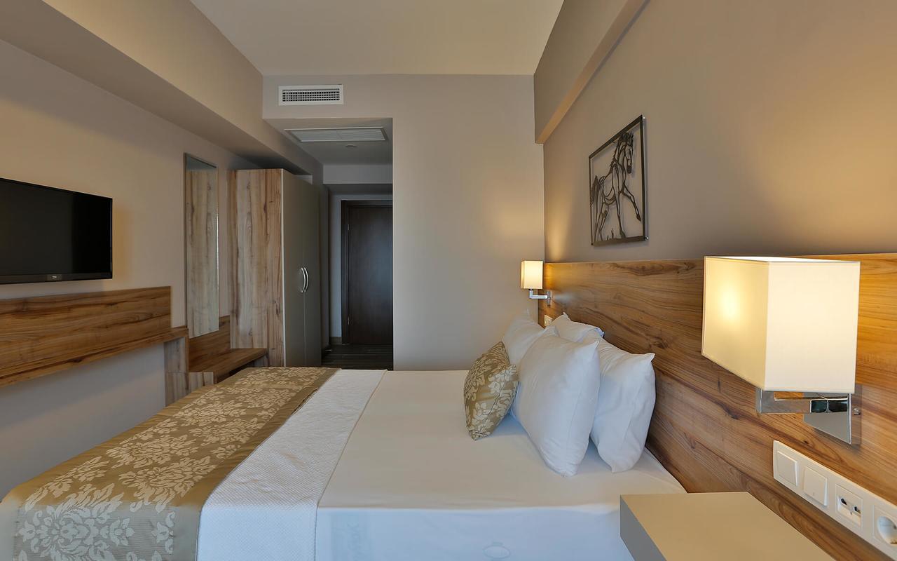 Kule Hotel 3*