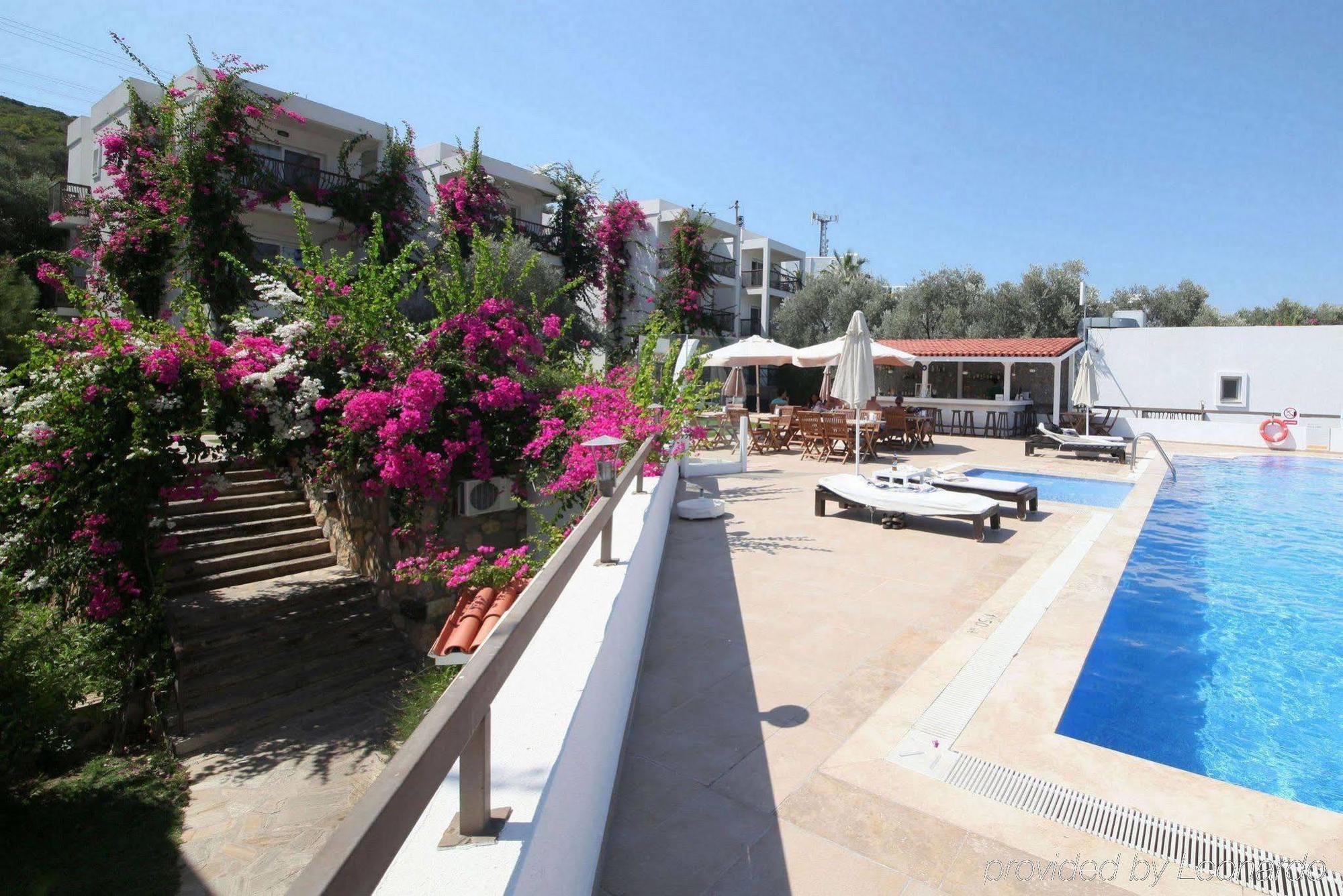 Sina (adults Only) Hotel 4*