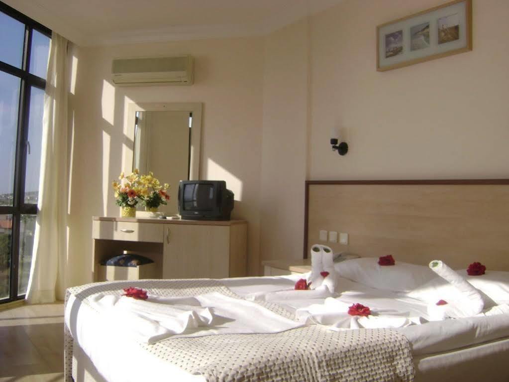Poseidon Hotel 3*