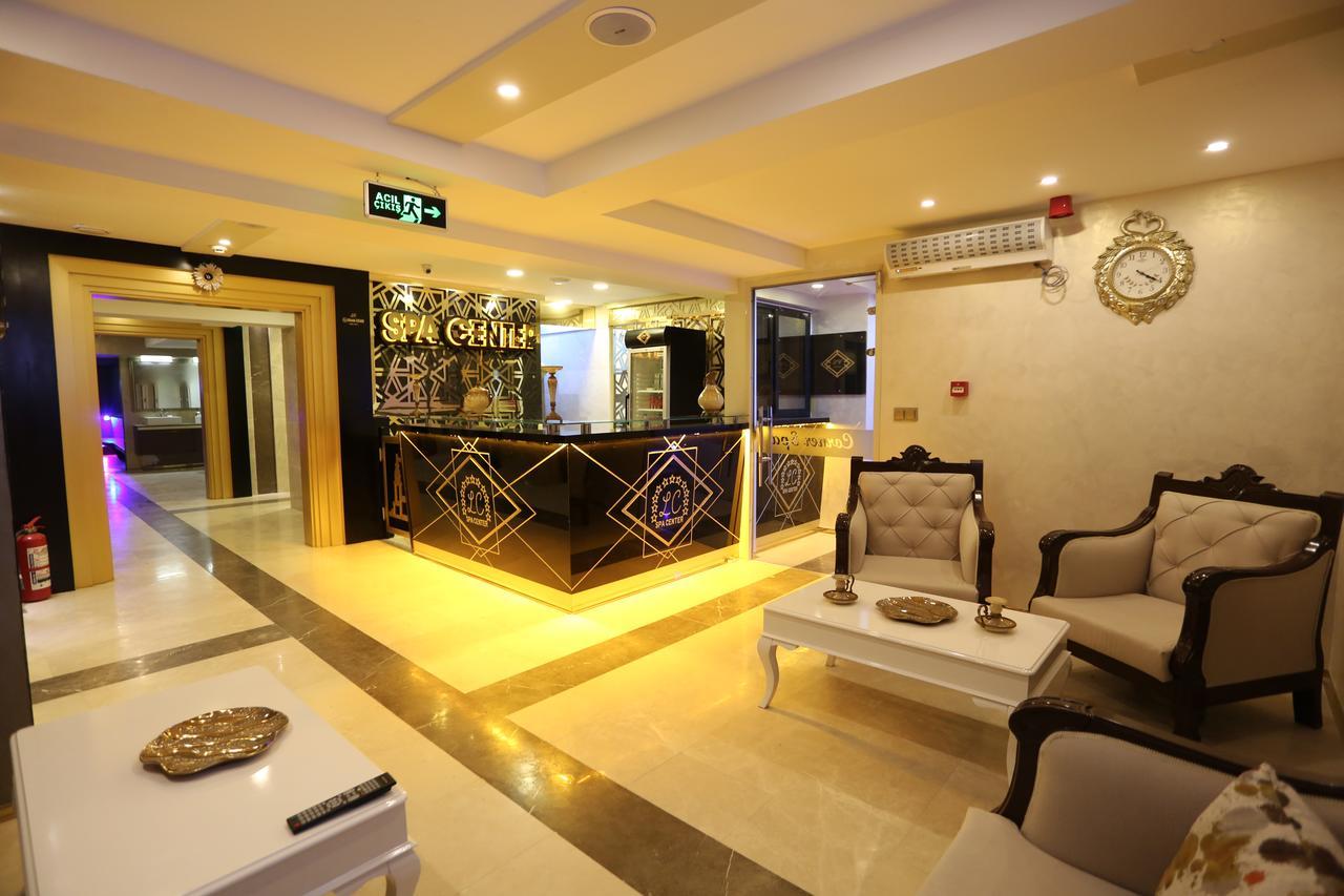 Hotel Life Corner