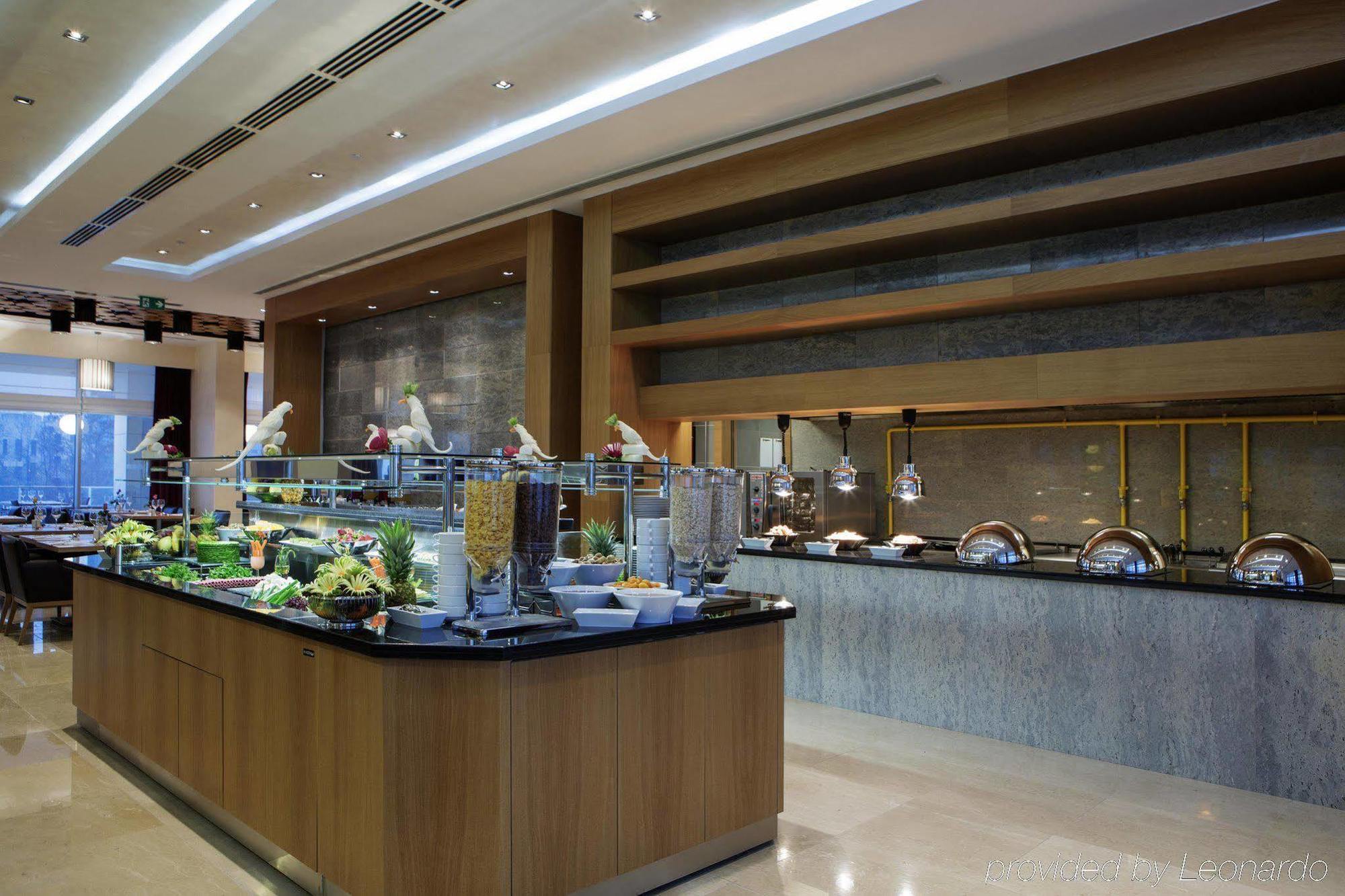 Wyndham Garden Hotel 4*