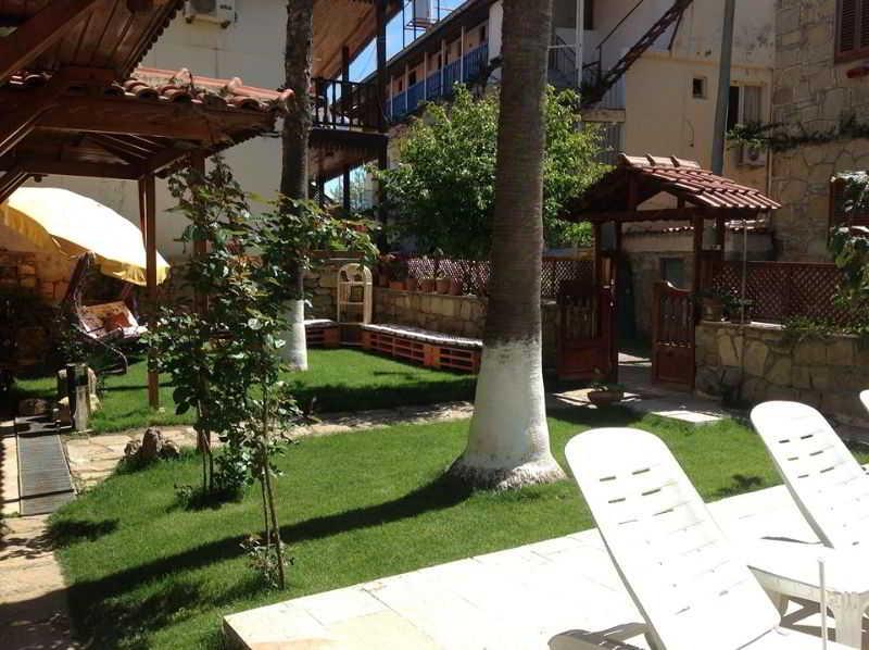 Tuana Hotel