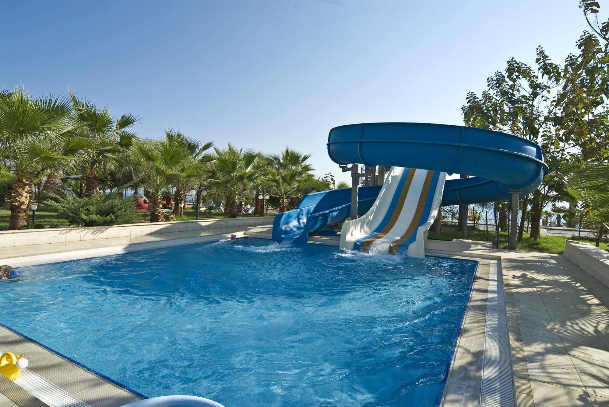 Rheme Beach Hotel 4*