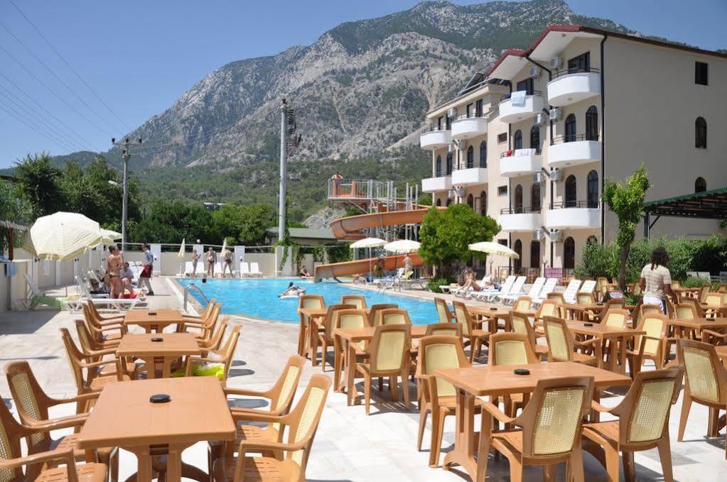 Akasia Hotel *