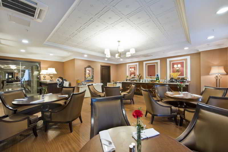 Hotel Elite World Van