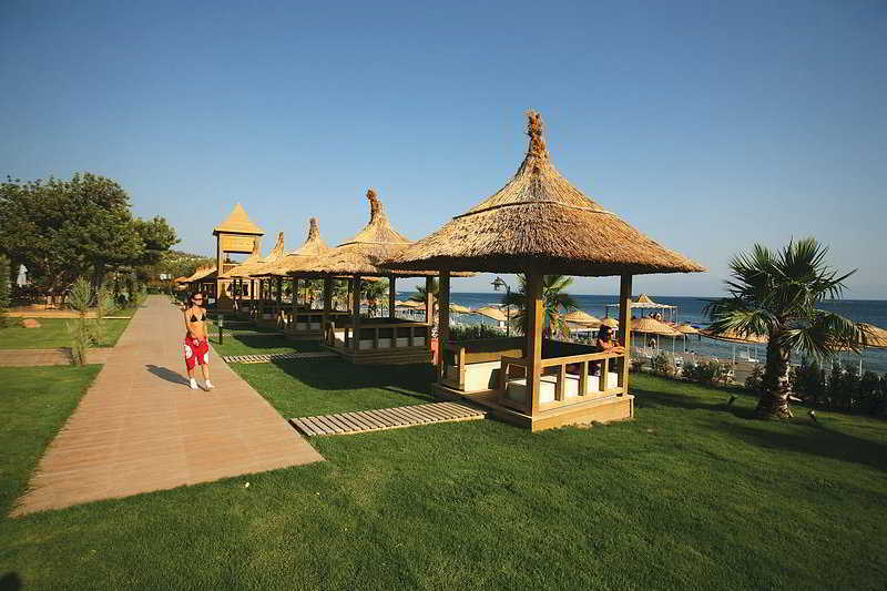 Latanya Park Resort 4*