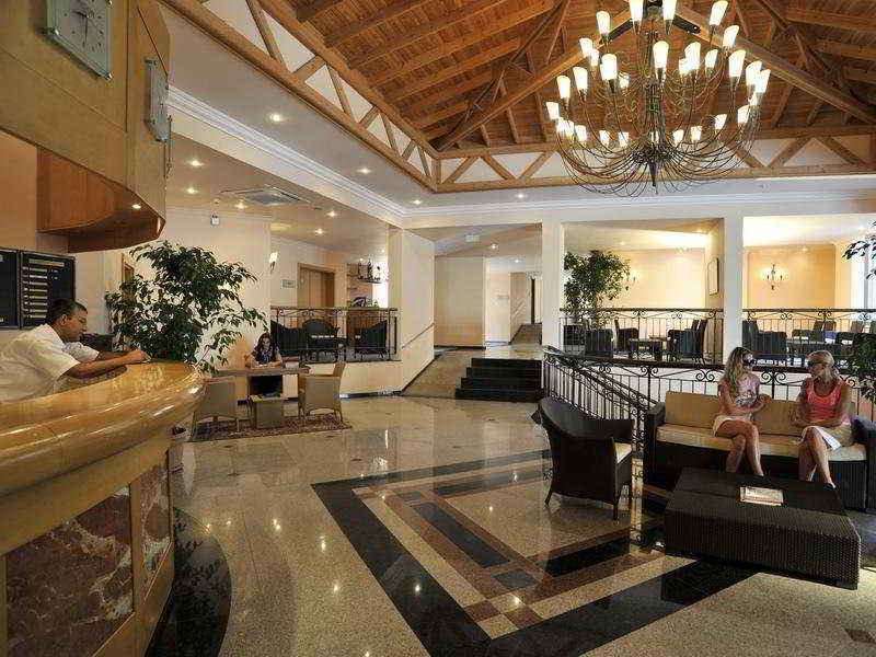 Akka Claros Resort
