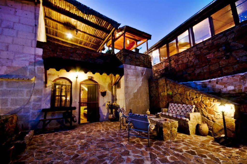Adanos 3*