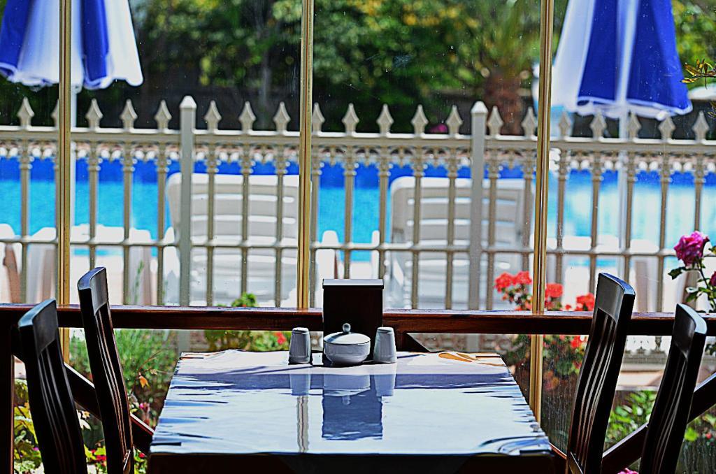 Hotel Mira