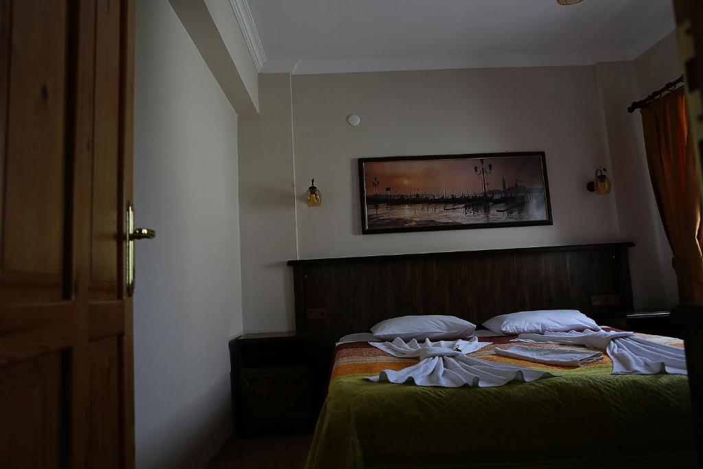 Mira Hotel *