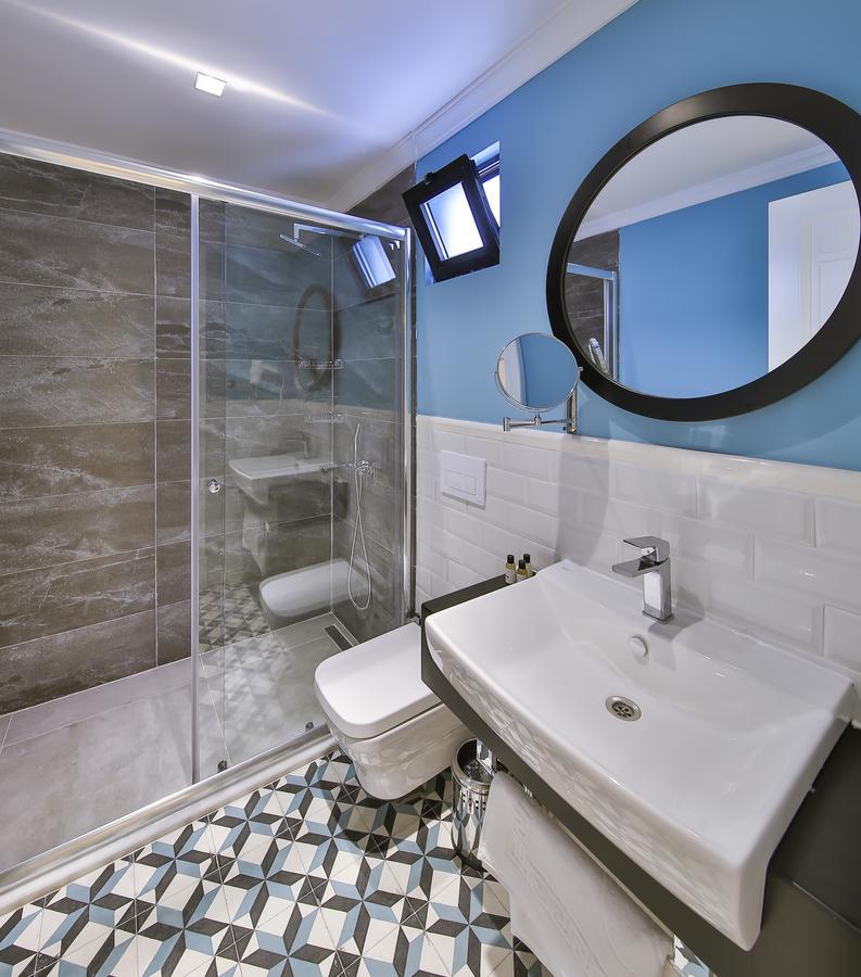 Lale Hotel *
