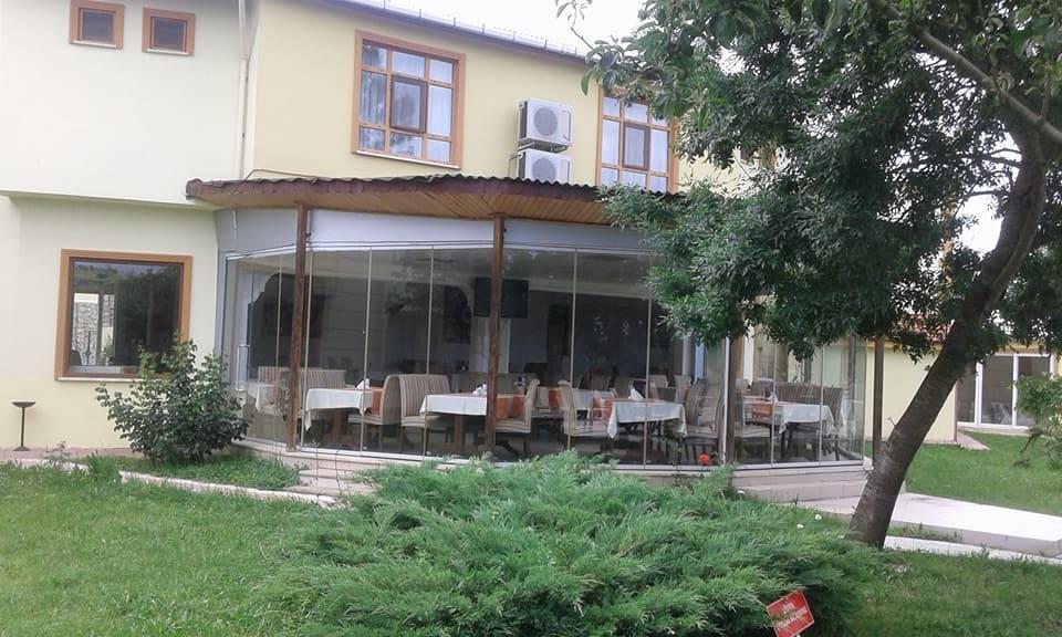 Hotel Heyamola *