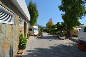 Golden Club & Caravan Holidays 3*