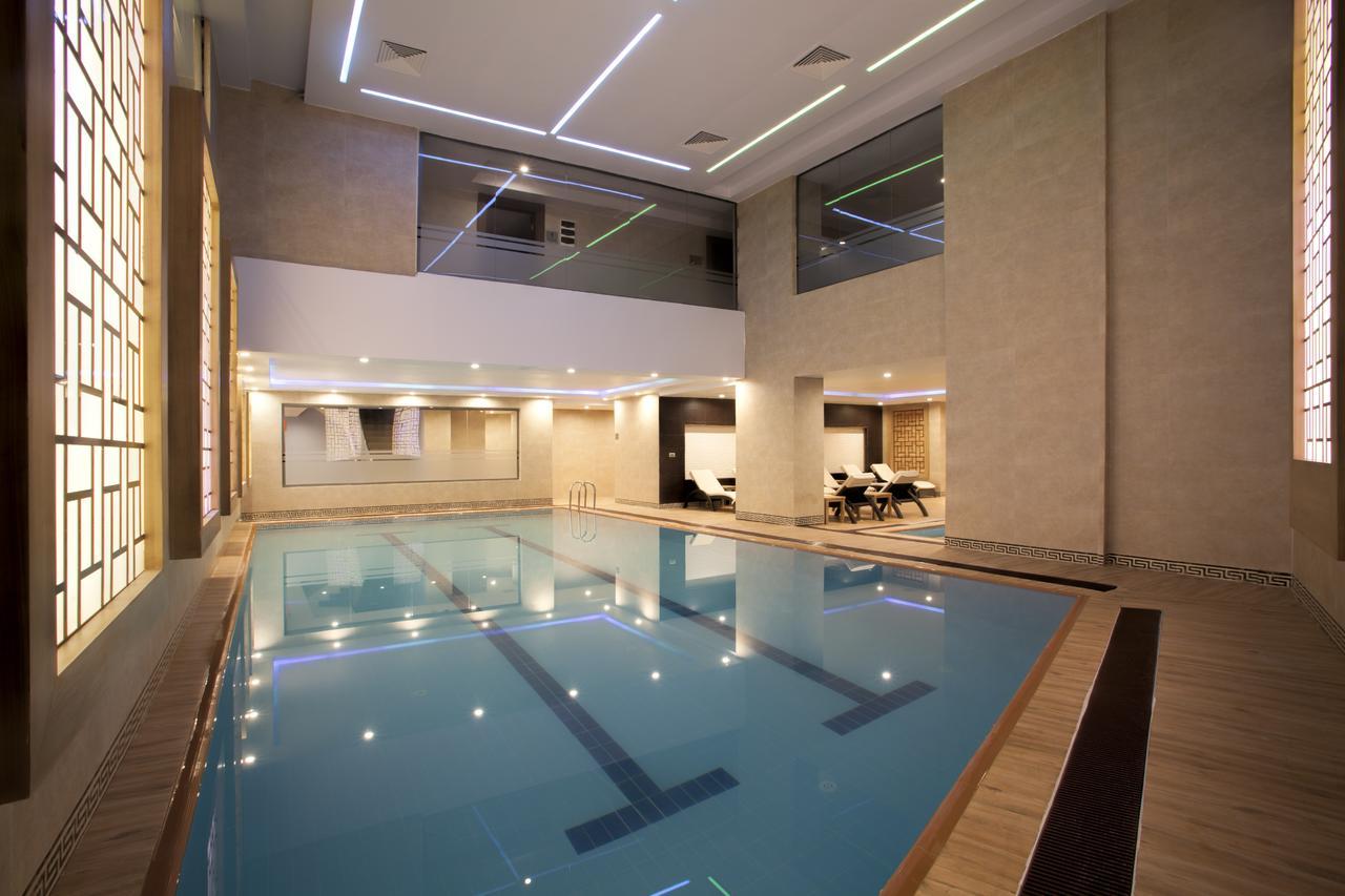 Radisson Blu Hotel, Hotel