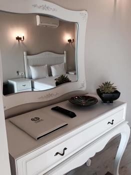 Hotel Erythros Boutique 3*
