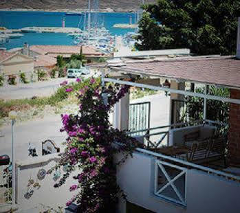 Parva Port Homestay *