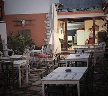 Parva Port Homestay *