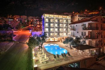 Artemis Hotel