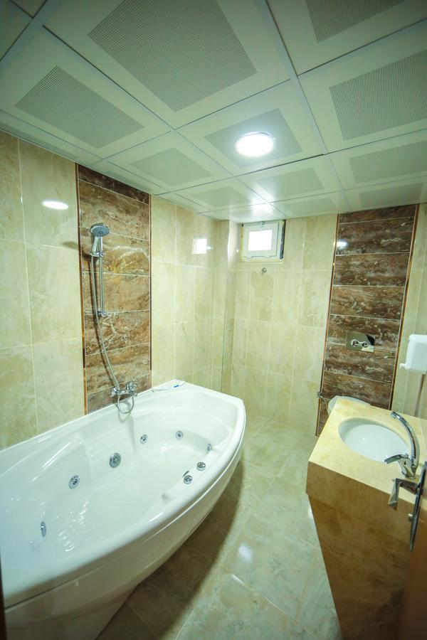 Safi̇r Hotel