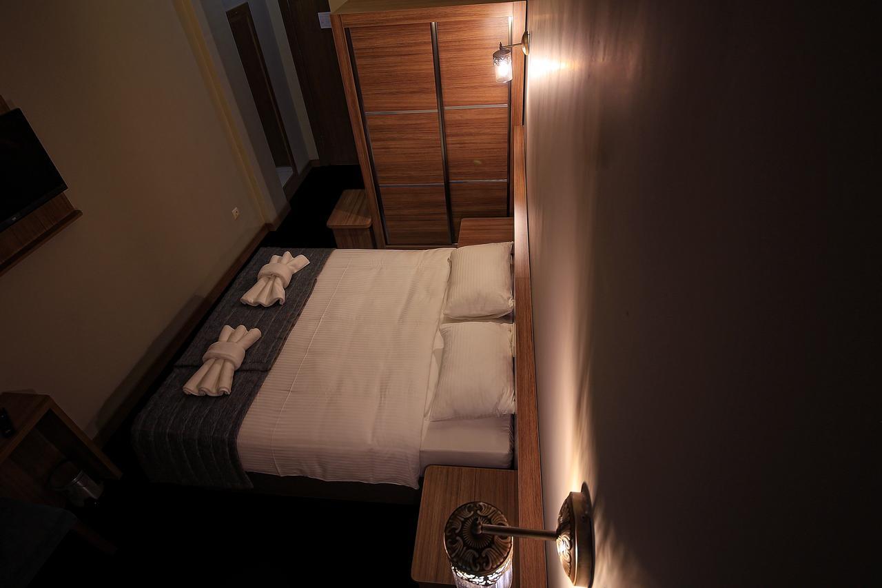 Safi̇r Hotel *