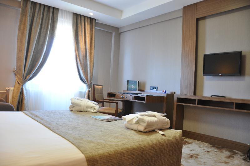 The Green Park Resort