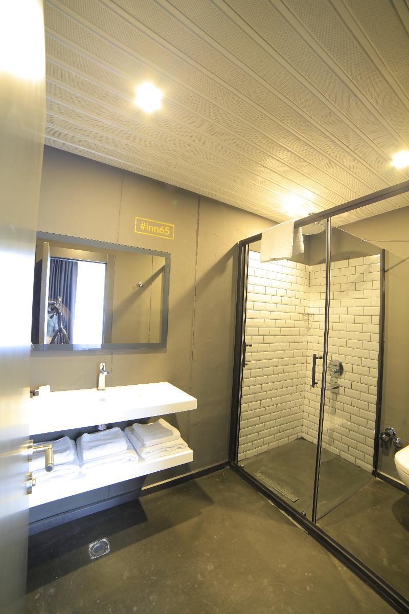 Hotel 65 Budget 3*