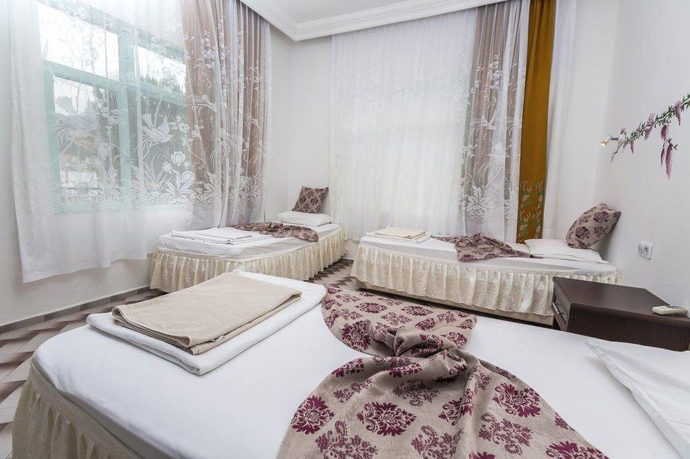 Guest house Santosa *