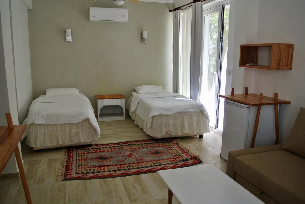 Hideaway Hotel