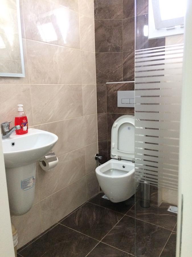 Vira Hotel *