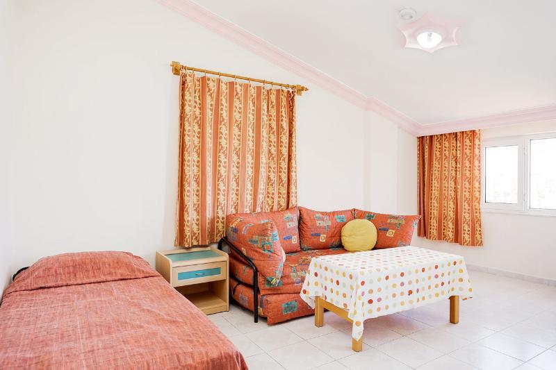 Victoria Princess Aparthotel Side