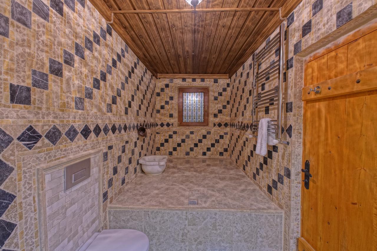 Hotel Angel Cave