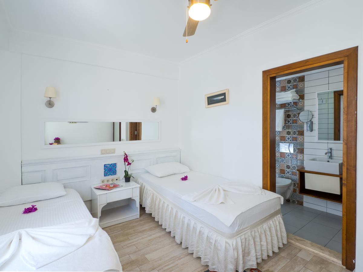 Hotel Hideaway