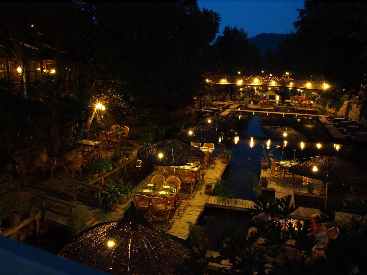 Paradise Cafe And Restaurant *