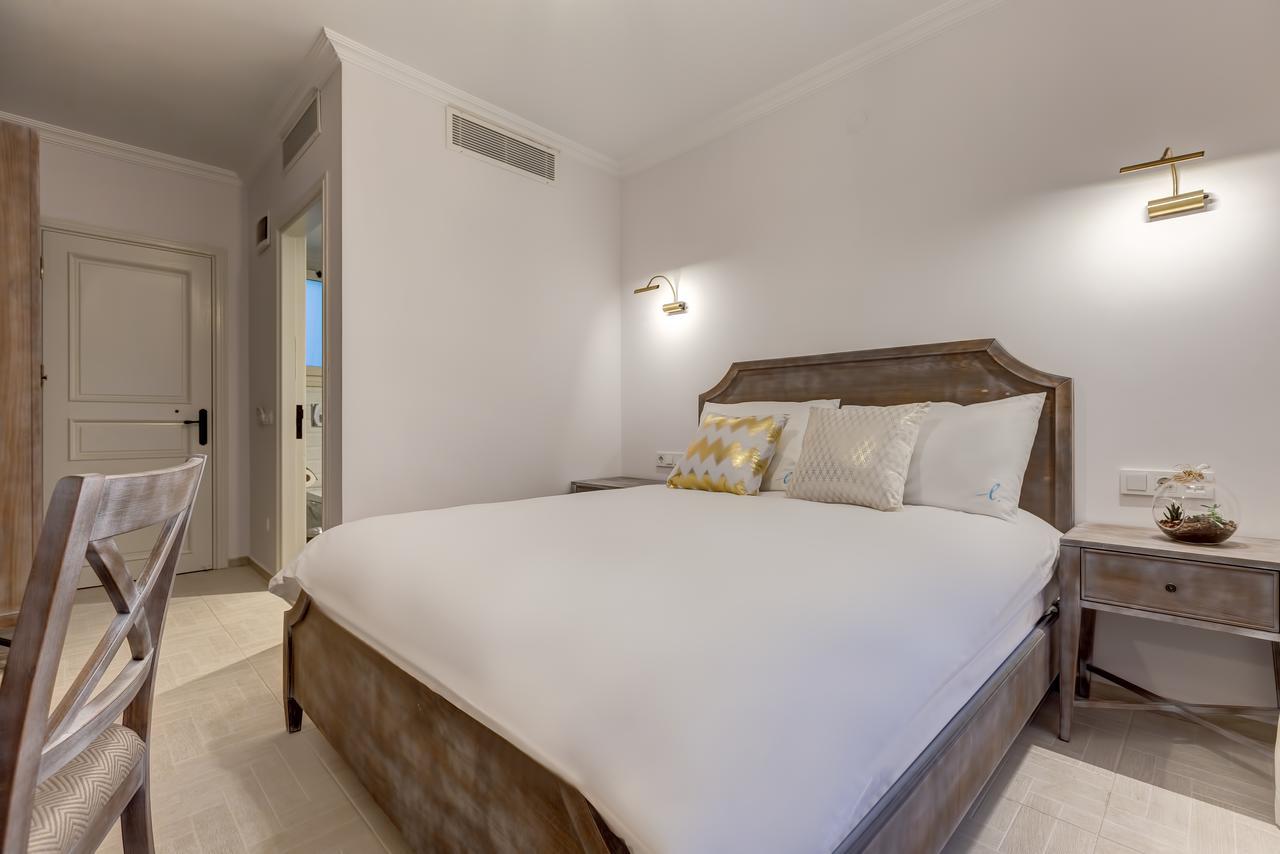 Levin Hotel *