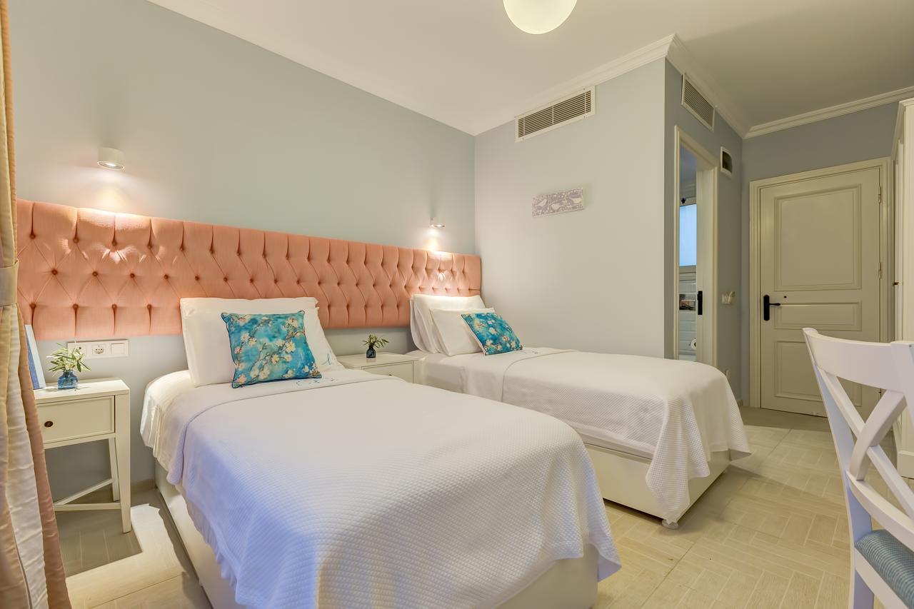 Levin Hotel *