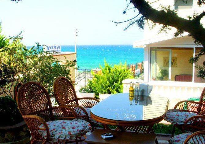 Yona Bed & Breakfast