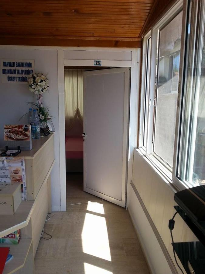 Yona Cesme