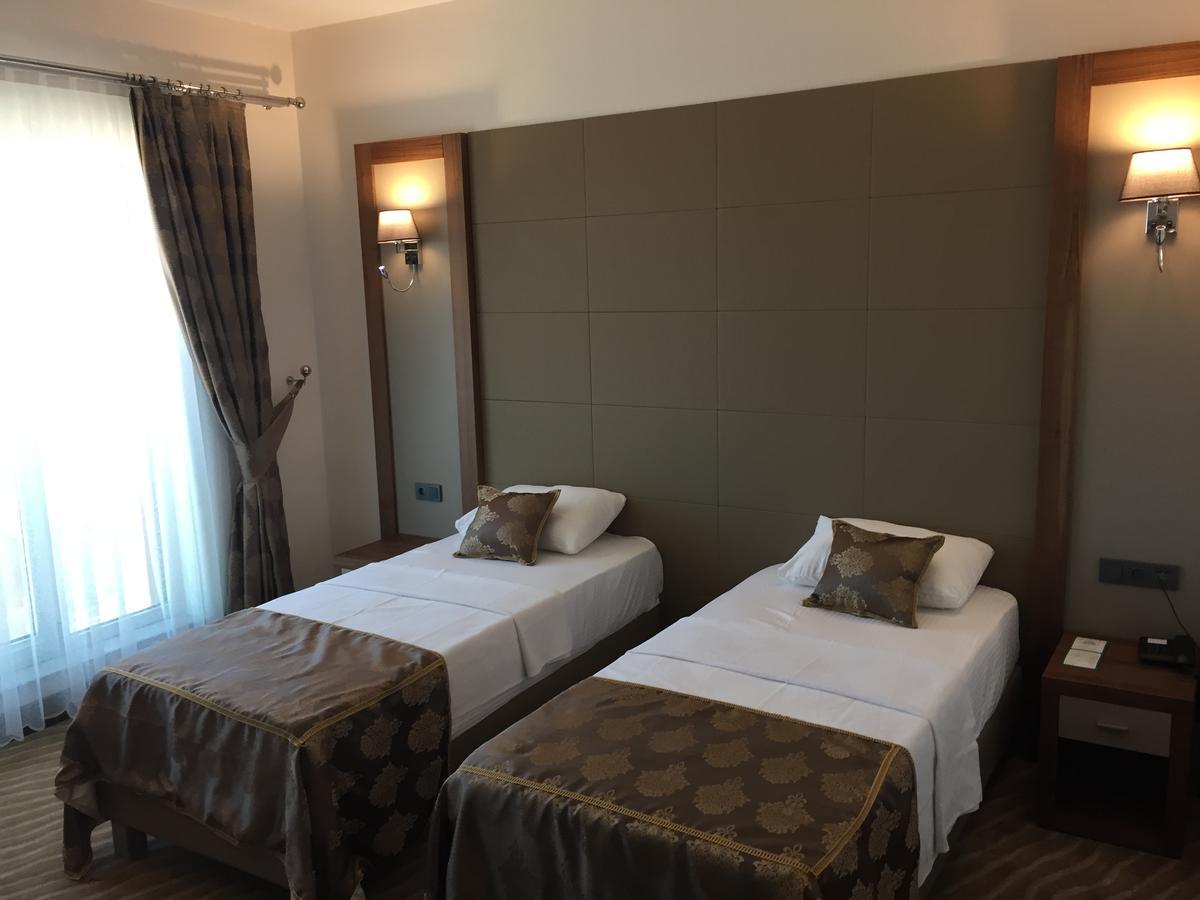 Yze Pirlanta Hotel