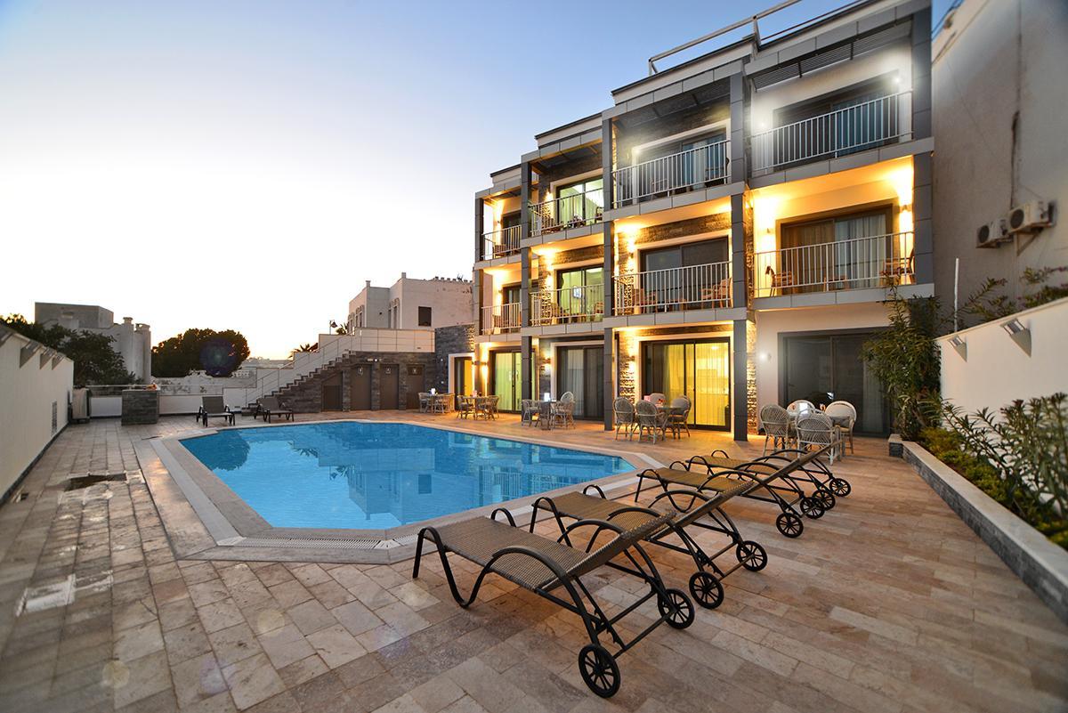 M Aparthotel *